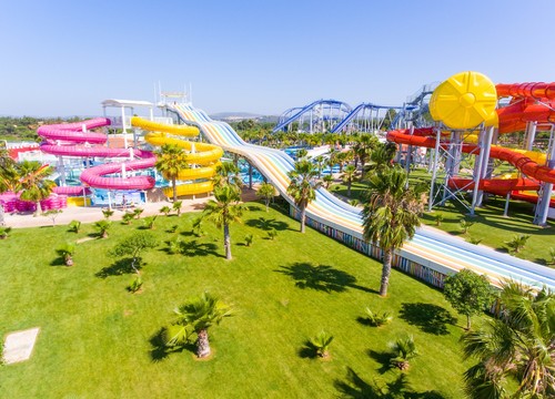 Aquashow Park-Hotel - Pink & Shark Slide (Foto: aquashow)