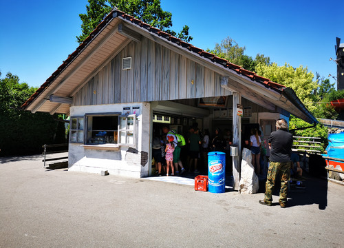 Geöffneter Kiosk