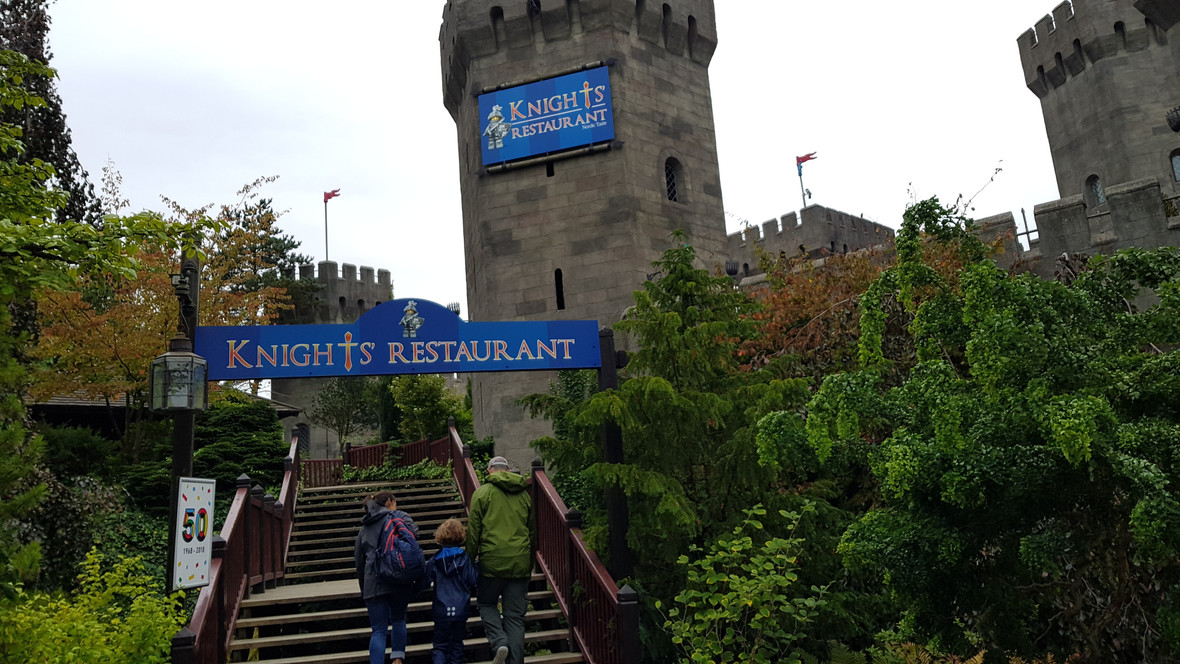 Knights' Restaurant