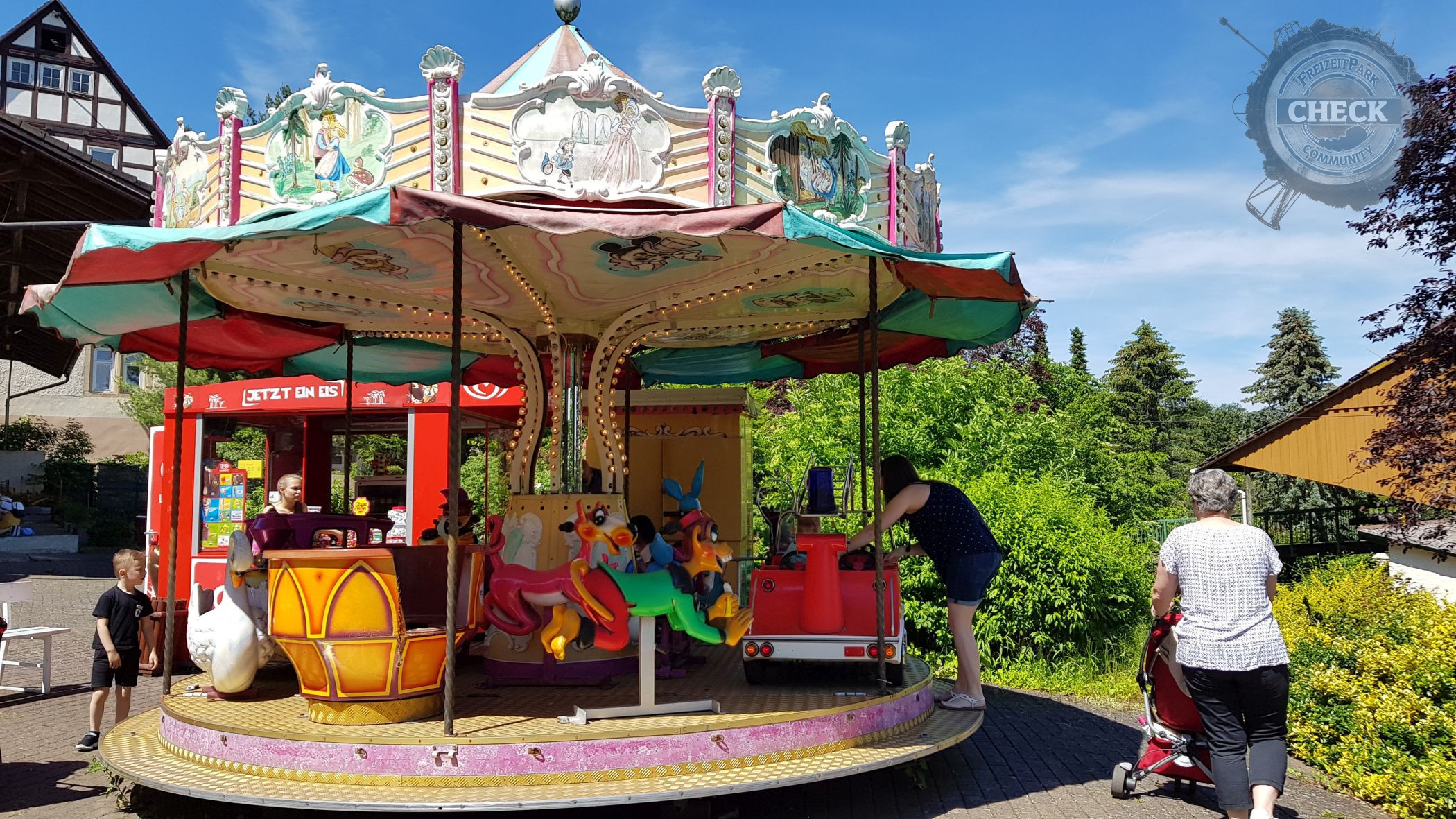 Kinderkarussell Freizeitparkcheck©