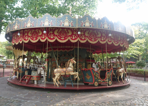 Anton Pieckcarrousel im Herbst