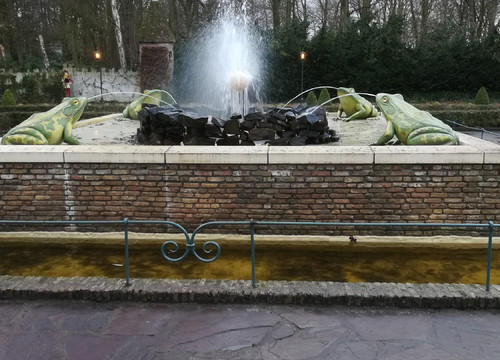 Froschkönig Brunnen