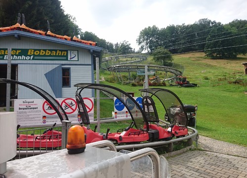 Alpine-Coaster mit Regendach in Grafenau