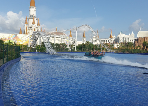 Typhoon Coaster Splash