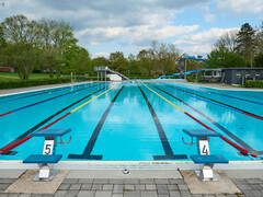 Freibad Infinity-Sportbecken (Foto: Freizeitbad Oktopus)