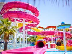 Aquashow Park-Hotel - Pink & Shark Slide (Foto: aquashow)