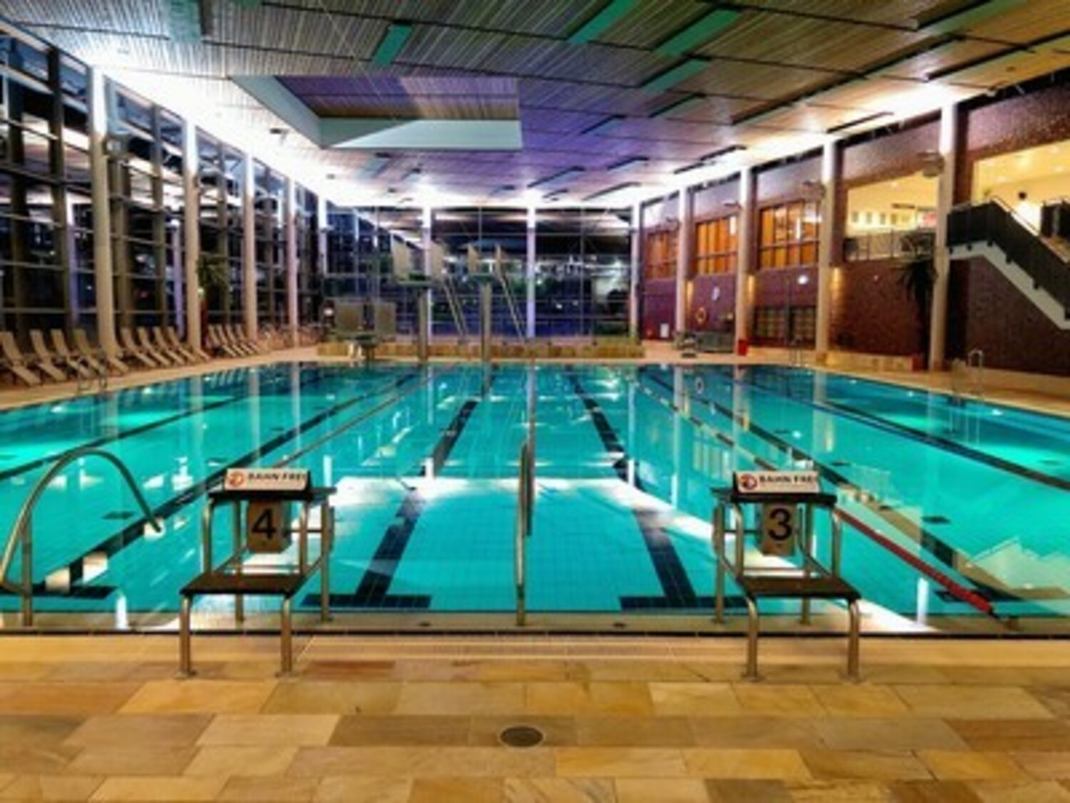 25-Meter Sportbecken, Sprunganlage, Lehrschwimmbecken