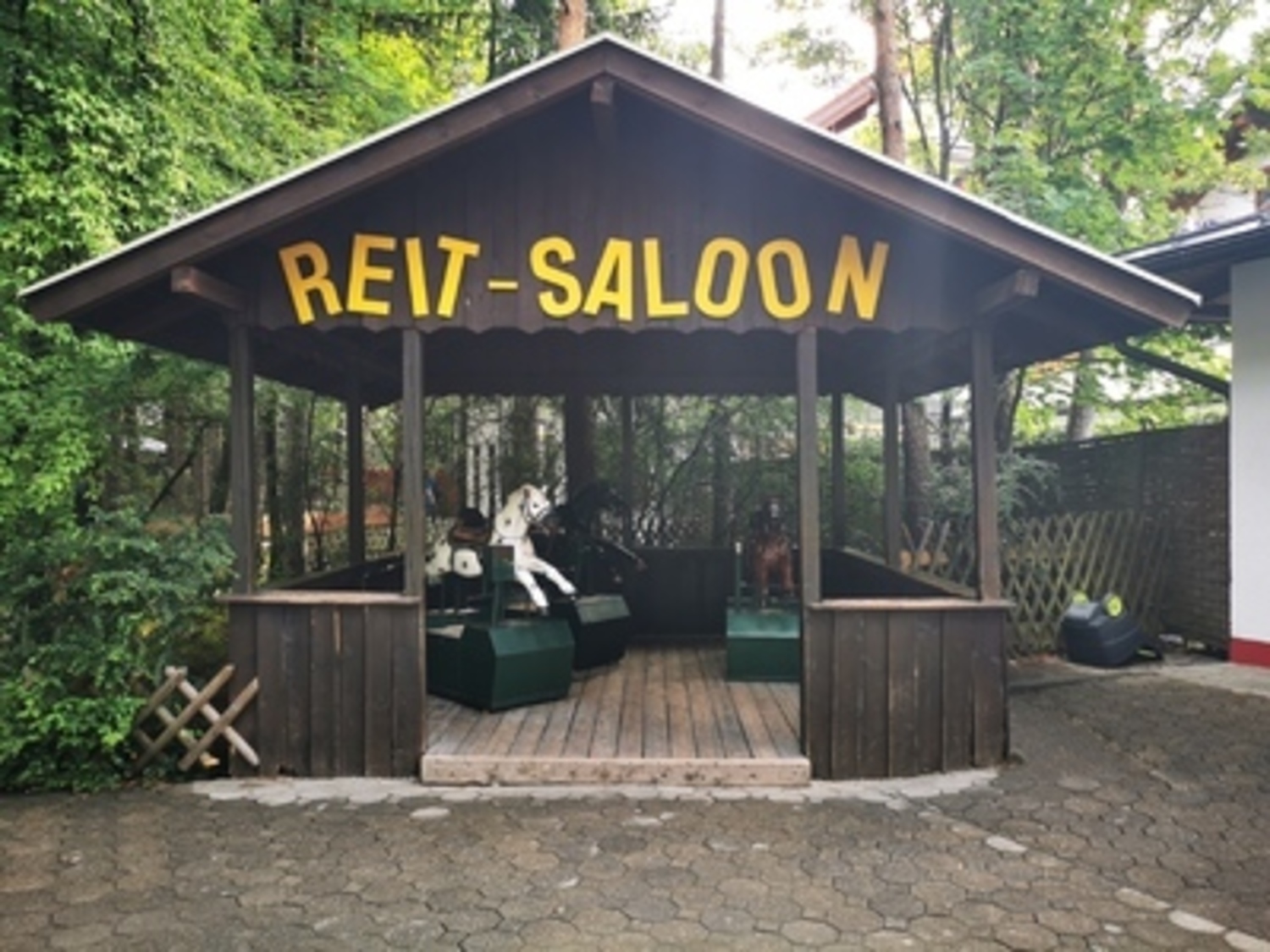 Reit-Saloon