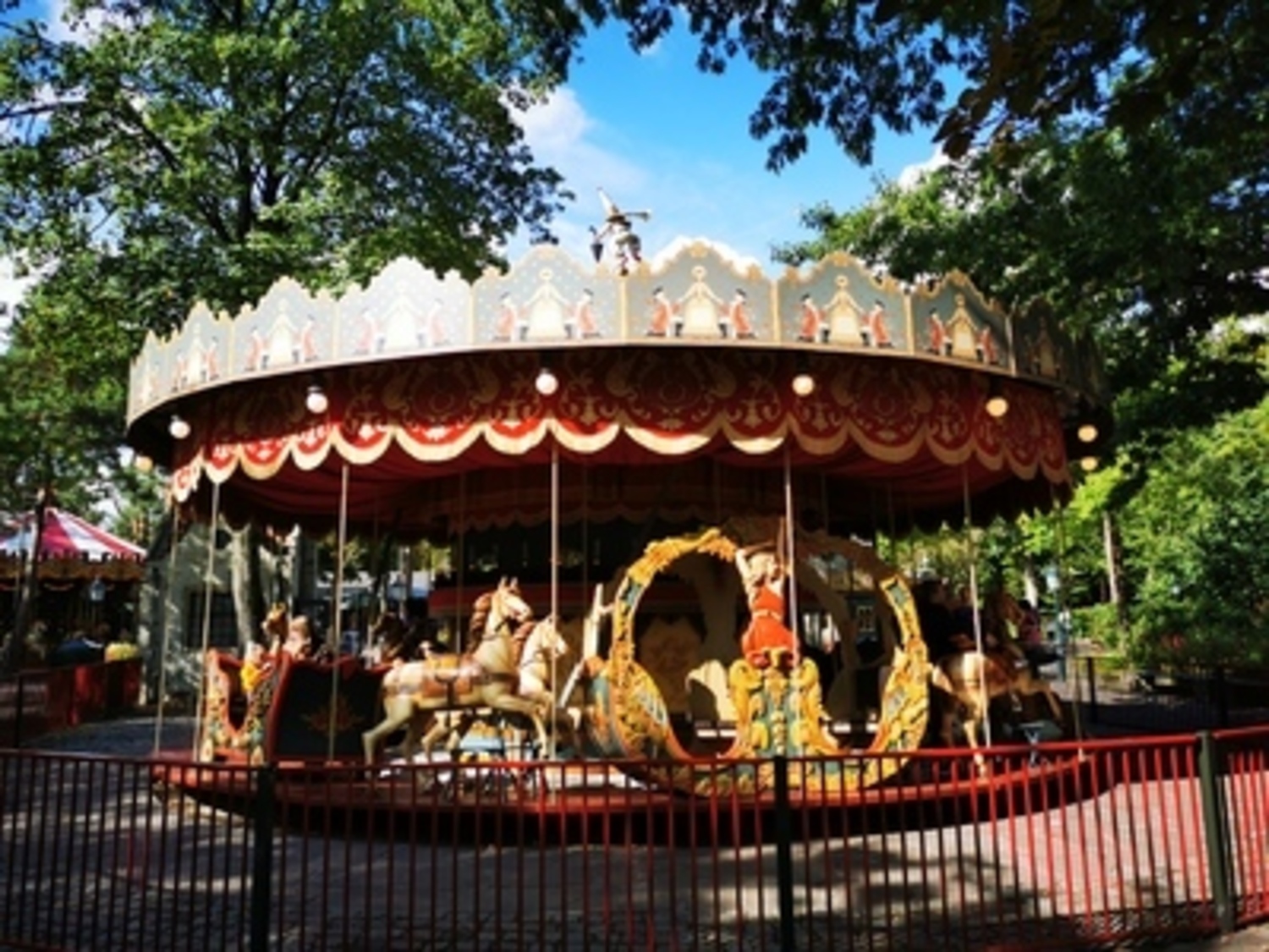 Anton Pieckcarrousel