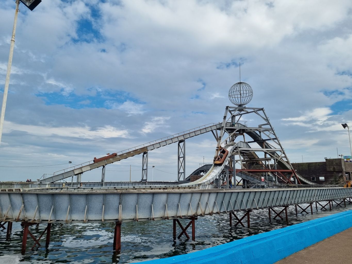 Log Flume (1989 - 2022)