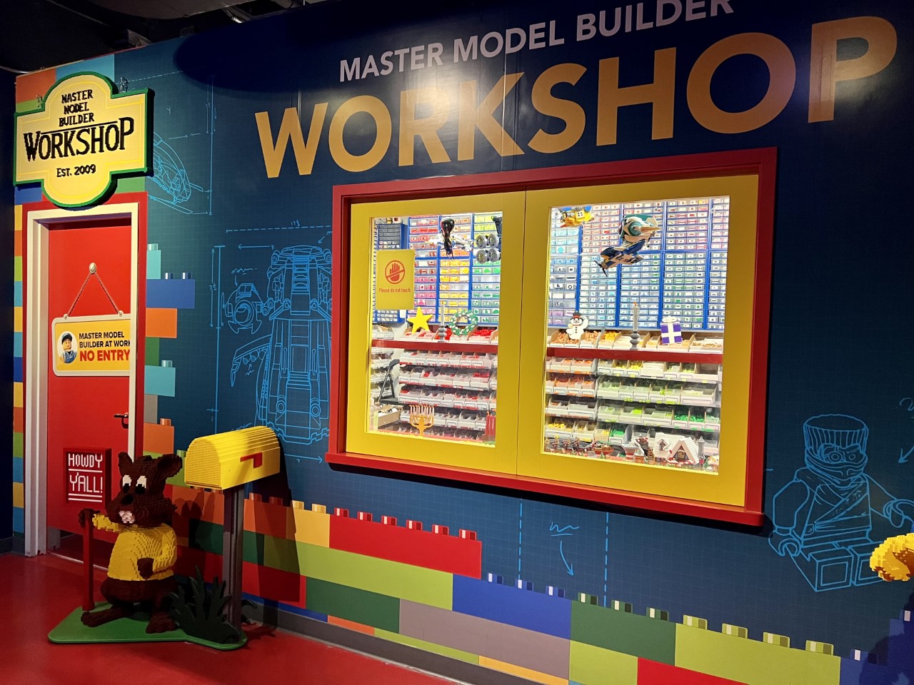 LEGO® Master Model Builder’s workshop
