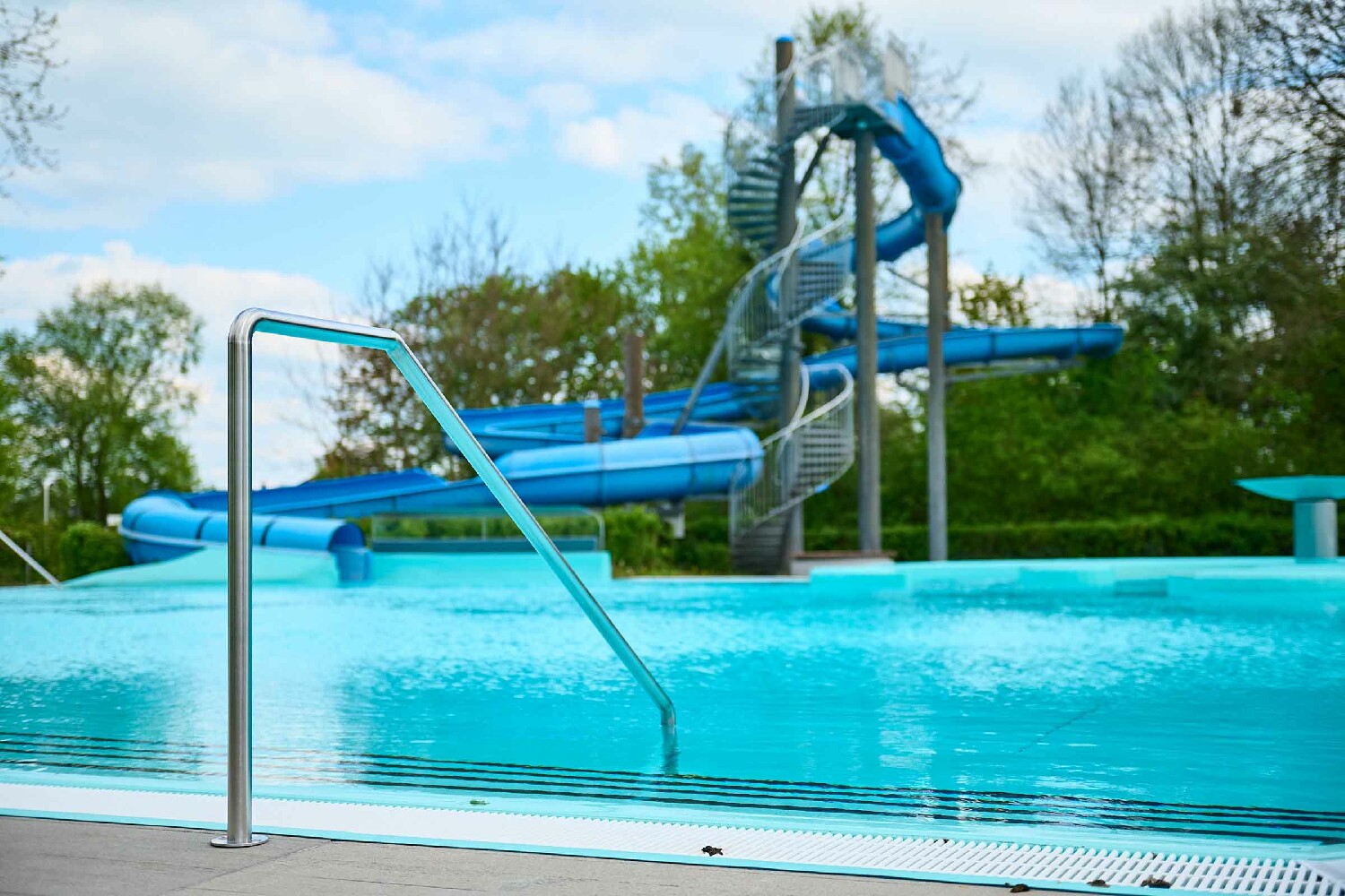 Offene Wasserrutsche Freibad