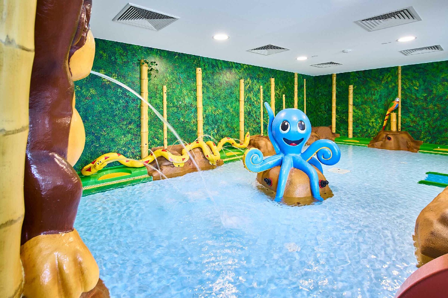 Kleinkinderbecken "Dschungel" Hallenbad